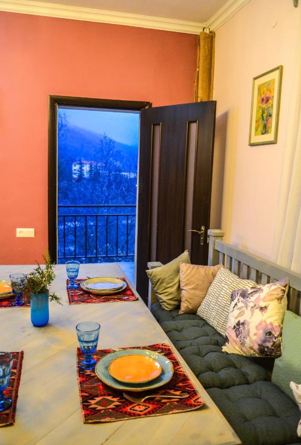 Paxlava Guesthouse & Restaurant Dilijan Exteriör bild